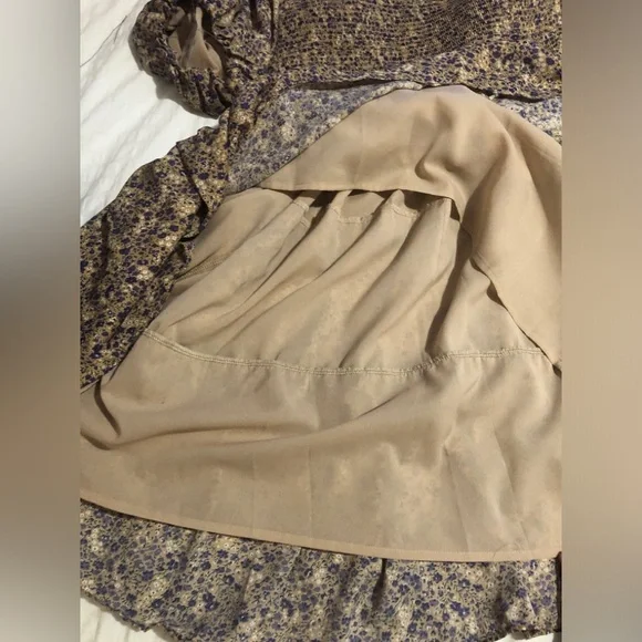 Free the Roses Floral Smocked Tiered Dress with puff sleeves cottage core size L - Picture 9 of 11